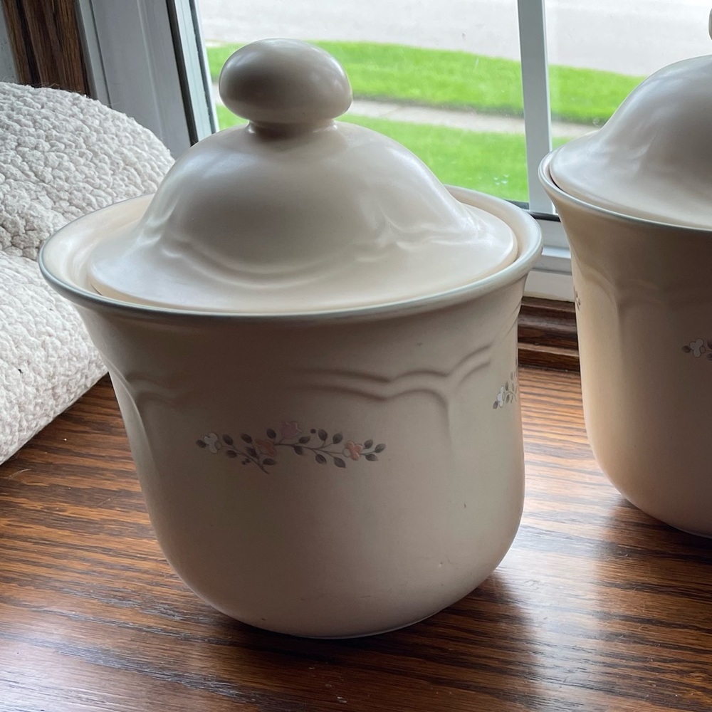 Pfaltzgraff Remembrance canister